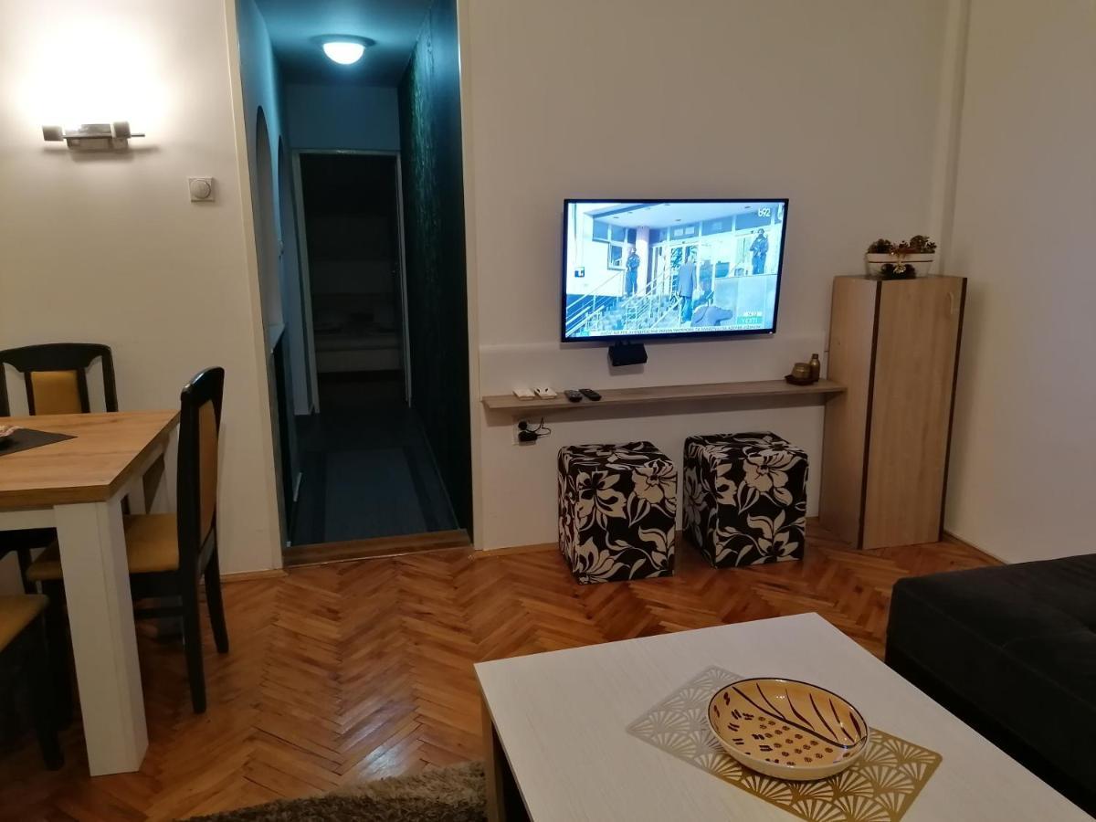 Apartman Centar Kruševac Buitenkant foto